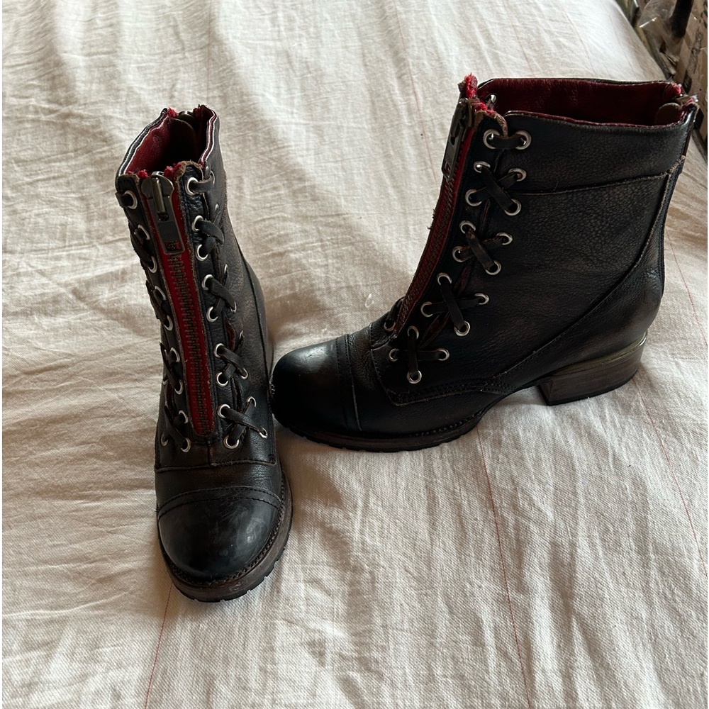 Worn 1x freebird Liverpool black booties with red zippers!